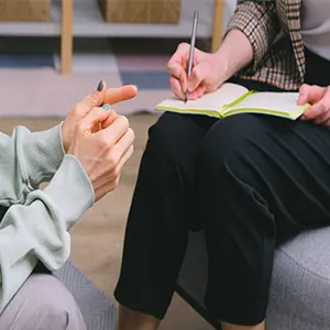 حضور-در-مطب-پزشک