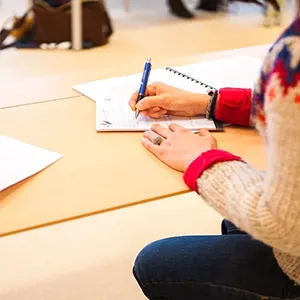 درحال-نوشتن-خواسته-ها