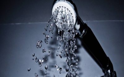 استحمام بعد از عمل بینی؛ روش صحیح و بهترین زمان دوش گرفتن